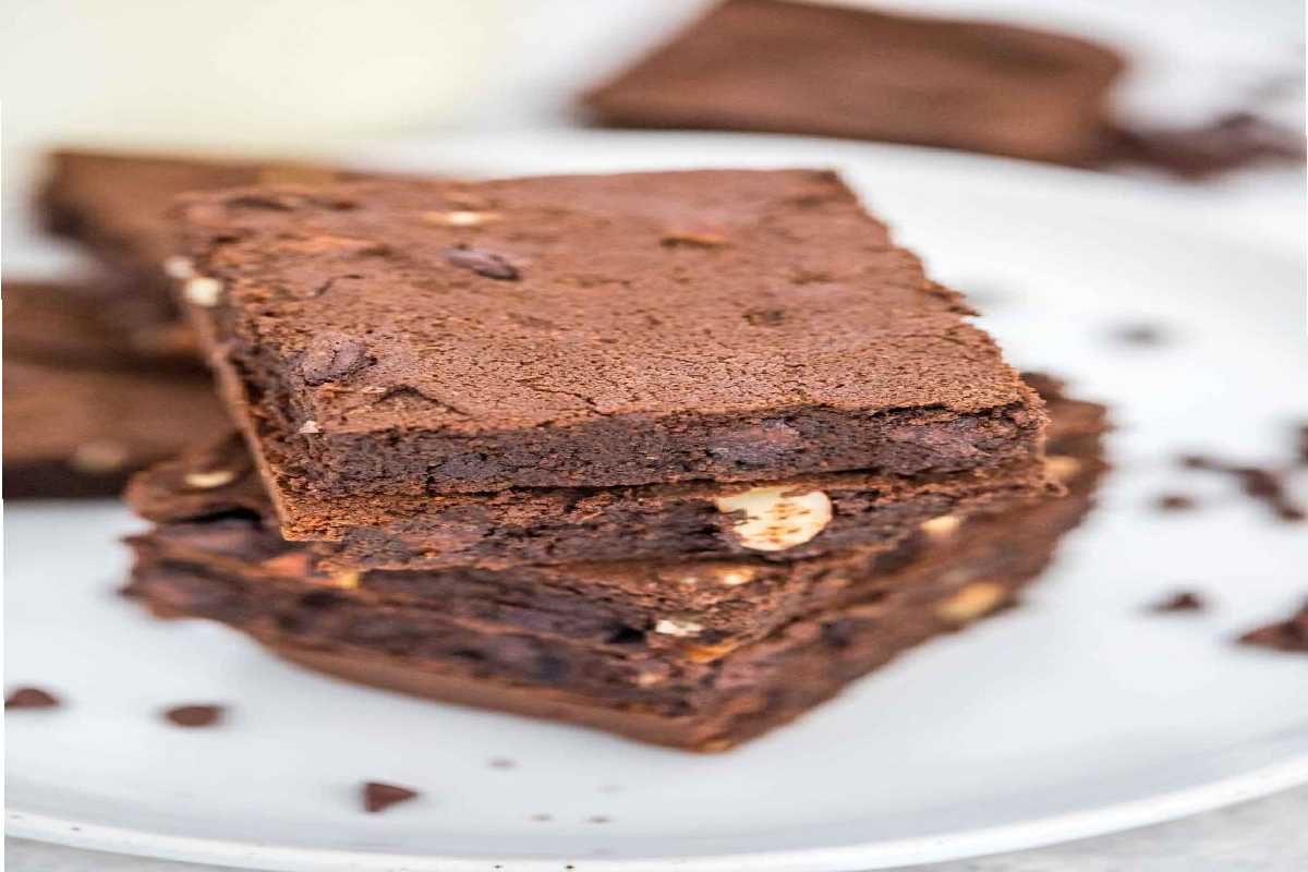 Brownies – Origins, Flavors, and More
