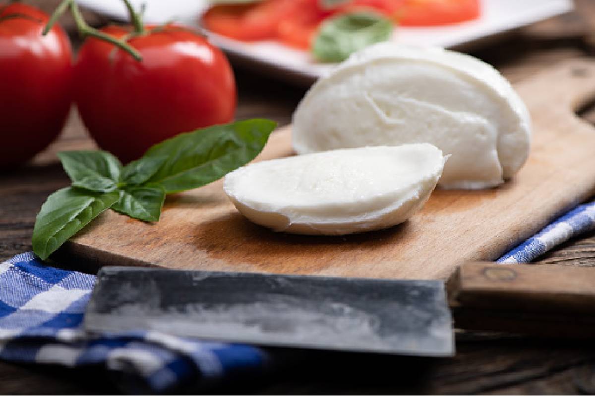 Looking For The Best Mozzarella And Cheese Online?